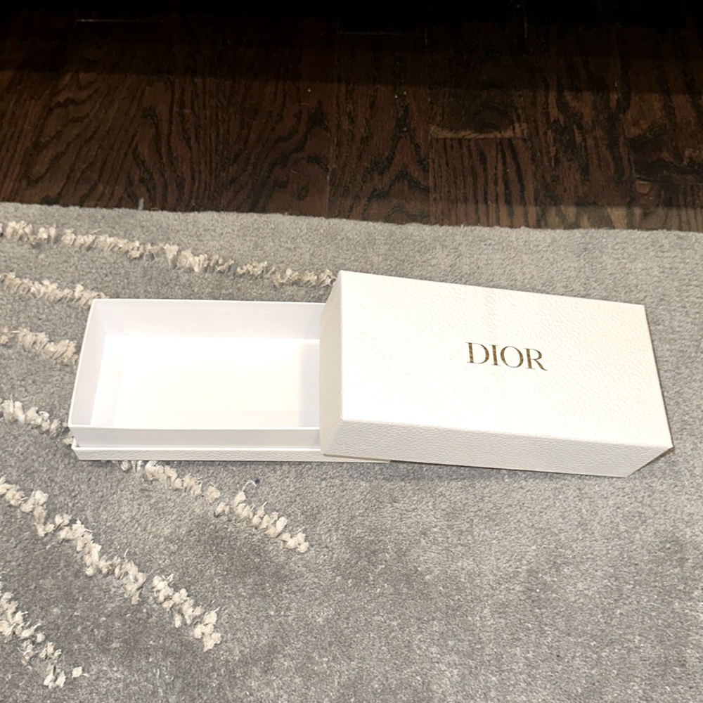 AUTHENTIC CHRISTIAN DIOR BOX STYROFOAM MATERIAL